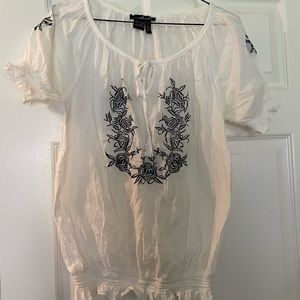 Willi Smith embroidery top Size small